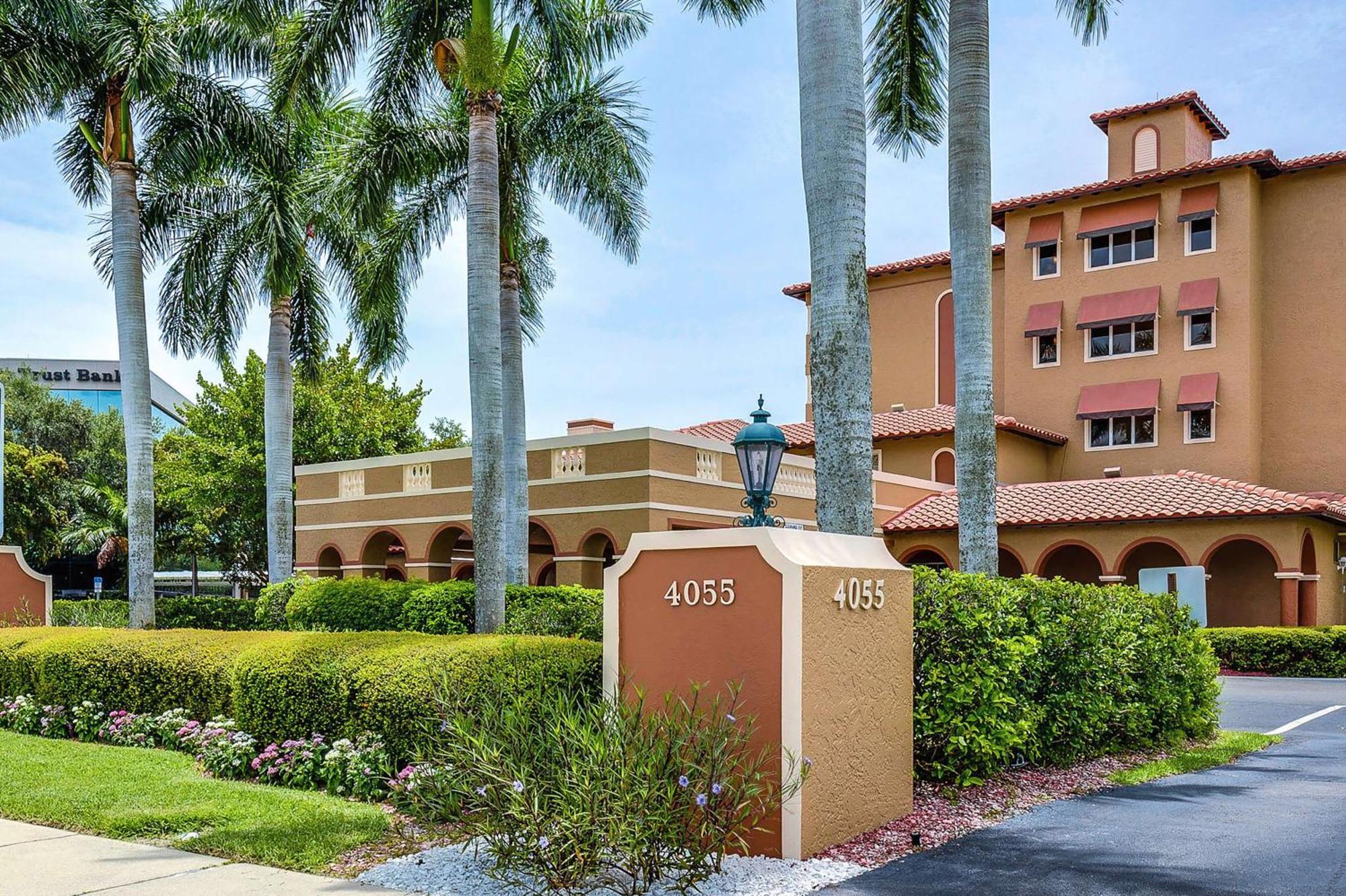 Inn Of Naples, Tapestry Collection By Hilton Exterior foto
